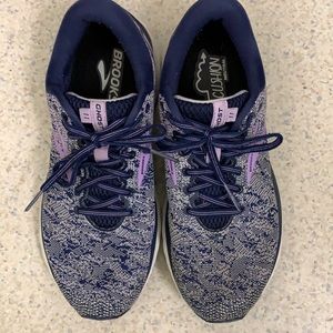 Women's Brooks Ghost 11 Size 10.5